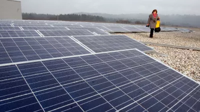 sončne celice - solarni moduli  - Tehnološki park Ljubljana - nova sončna elektrarna na strehi objekta, stavba B  //FOTO: Bojan Velikonja / Foto: Bojan Velikonja