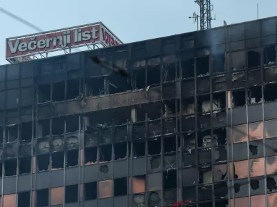 19.11.2025., Zagreb - Dim se siri iz nekoliko dijelova Vjesnikova nebodera. Photo: Sanjin Strukic/PIXSELL / Foto: Sanjin Strukic/pixsell