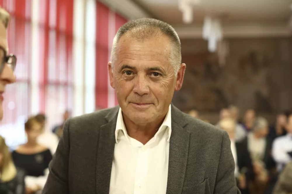 direktor podjetja METALIA Marjan Jam&scaron;ek,- 04.10.2023 - 23. Slovenska GAZELA 2023 &ndash; regijski izbor najbolj&scaron;ih najhitreje rastočih podjetij v organizaciji časnika Dnevnik &ndash; razglasitev Savinjsko-zasavske gazele 2023 v Zagorju ob Savi //FOTO: Luka Cjuha