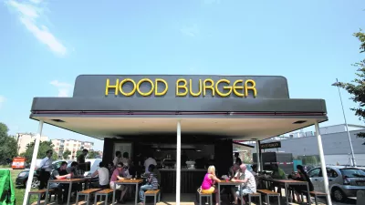 - Okrepčevalnica HOOD Burger - hitra prehrana, hamburger, slovenski proizvod - pred centrom Inter&scaron;par Vič  //FOTO: Luka Cjuha