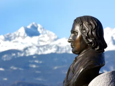 France Pre&scaron;eren - Vrba na Gorenskem, v ozadju TriglavOPOMBA - ZA OBJAVO V SOBOTNI PRILOGI: REPORTAŽA