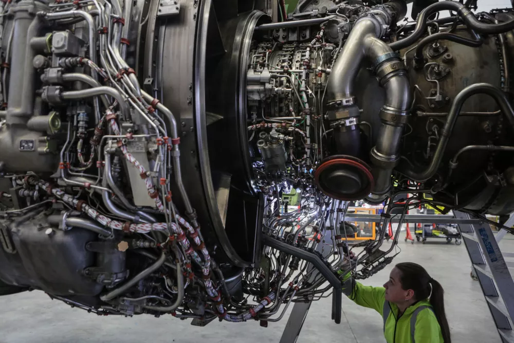 - 15.12.2016 - Adria Airways Tehnika, vzdrževanje letal d.d., Zgornji Brnik, ///FOTO: Luka Cjuha.OPOMBA: DNEVNIKOV OBJEKTIV - REPORTAŽA 2016 -.