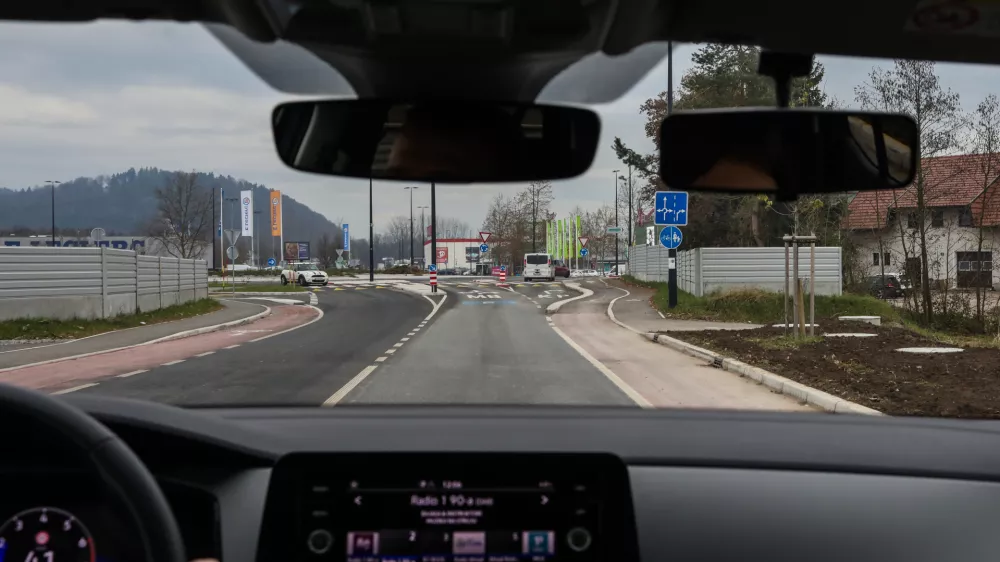 - Kroi&scaron;če Rudnik,- 02.12.2025. - Reportaža: Nevarna križi&scaron;ča, pasti, za Avto &scaron;ole,.//FOTO: Bojan Velikonja