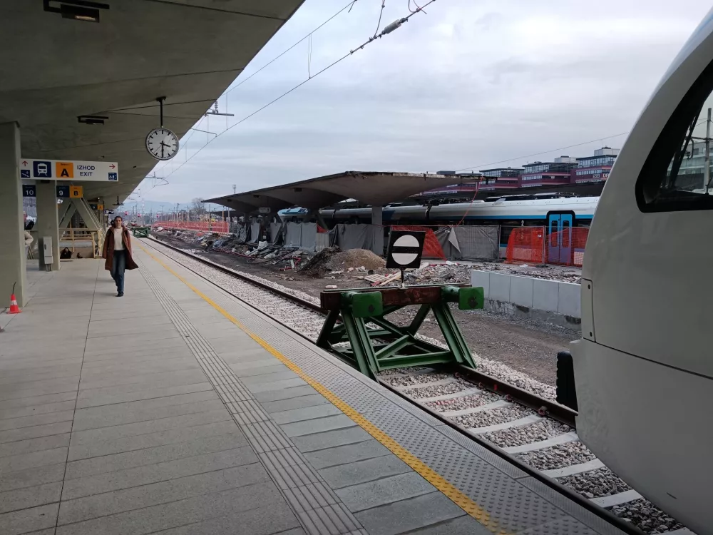 Novi peroni Železni&scaron;ke postaje v Ljubljani, severni del, zaključek prve faze gradnje. Foto: Jan Konečnik