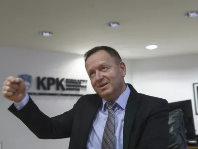 Predsednica si želi močnej&scaron;ega &scaron;efa KPK, &Scaron;umi namignil na politično ozadje