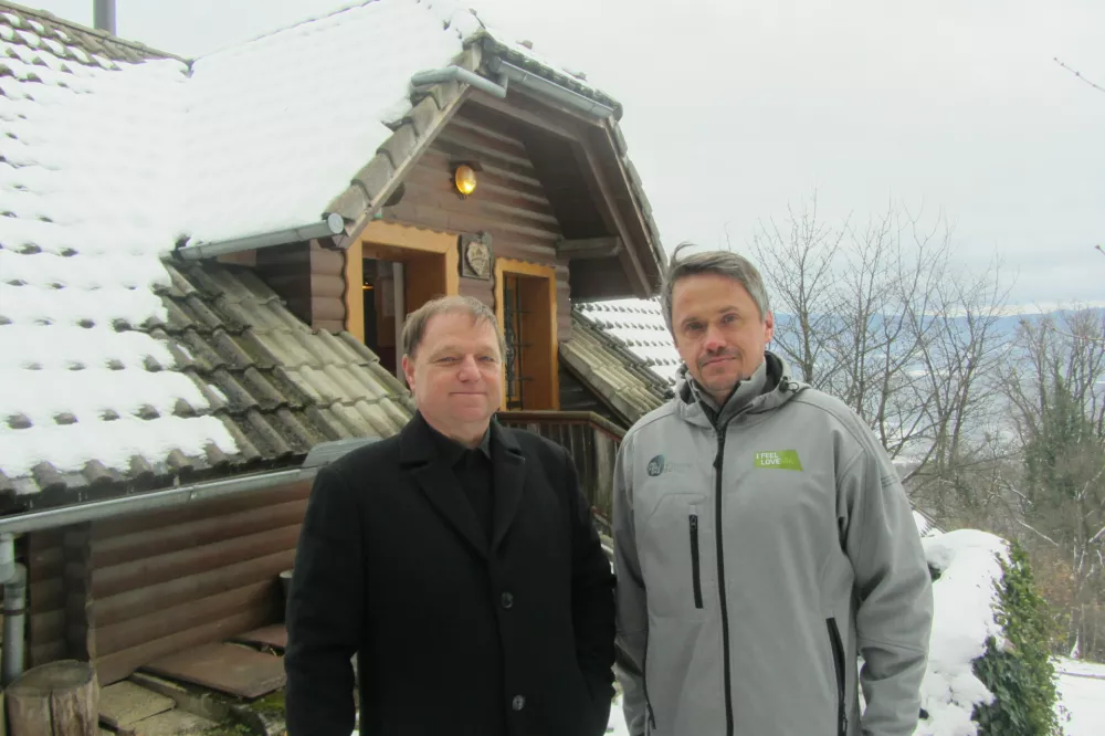 Franc Mlakar, LAS Haloze in Simon Kovačič, RC Novo mesto, pred zidanico Rataj 1.