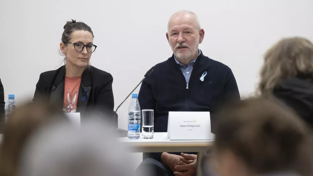 Ko rak spremeni življenje: Na dober dan je plesala in si nadela rdečo &scaron;minko