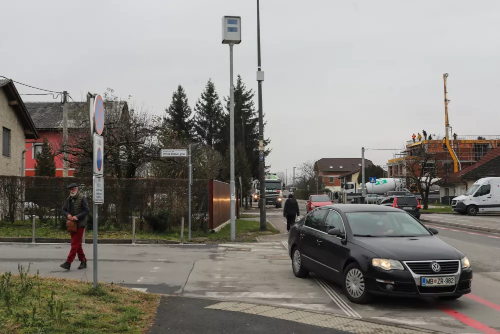 - 04.12.2025. - Radar na Cesti v Rakovo Jel&scaron;o 111.//FOTO: Bojan Velikonja