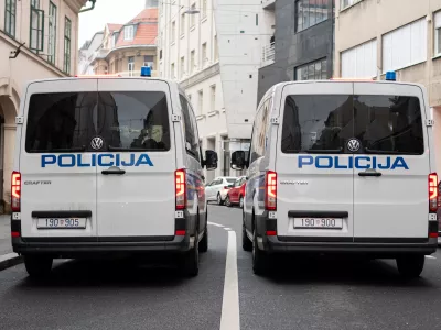 04.12.2025., Zupanijski sud, Zagreb - Policijski kombi ispred Zupanijskog suda u Zagrebu. Photo: Luka Antunac/PIXSELL