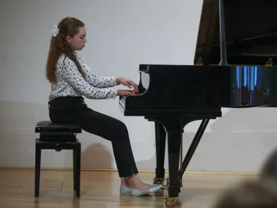 Klara Erlah, klavir, 6. Razred1.10.2024 - 24. Slovenska GAZELA 2024 &ndash; regijski izbor najbolj&scaron;ih najhitreje rastočih podjetij &ndash; razglasitev Gazele Gorenjske regije.  FOTO: Luka Cjuha
