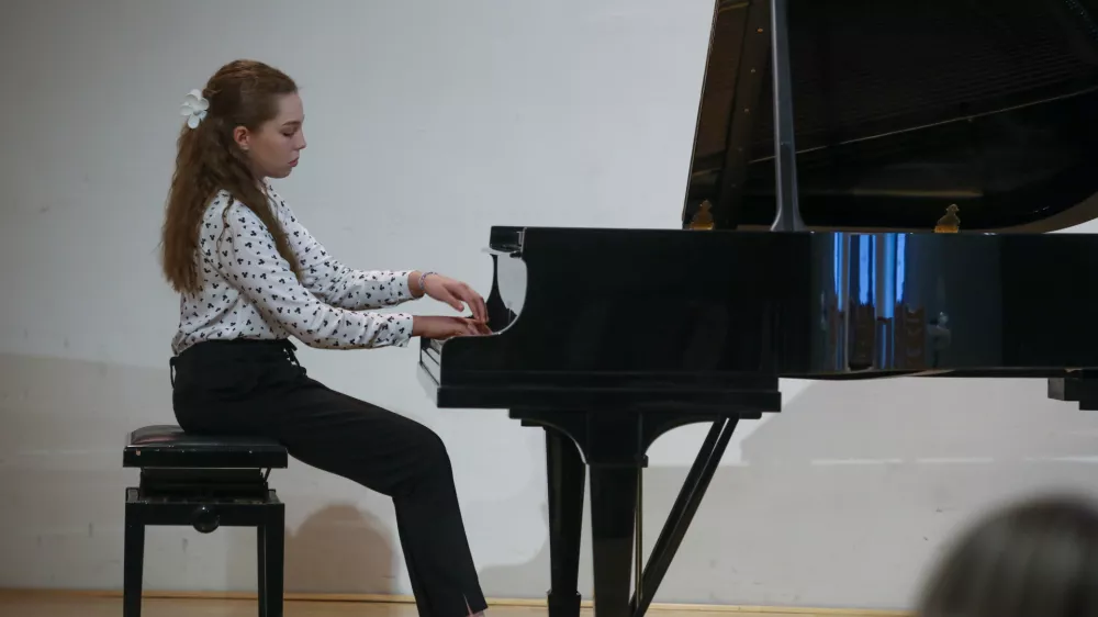Klara Erlah, klavir, 6. Razred1.10.2024 - 24. Slovenska GAZELA 2024 &ndash; regijski izbor najbolj&scaron;ih najhitreje rastočih podjetij &ndash; razglasitev Gazele Gorenjske regije.  FOTO: Luka Cjuha