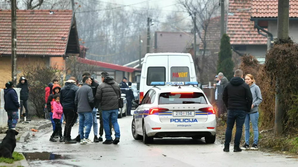 05.12.2025., Mursko Sredisce - Policijski ocevid u romskom naselju gdje je muskarac iz vatrenog oruzja pucao u dvije zene. Photo: Vjeran Zganec Rogulja/PIXSELL