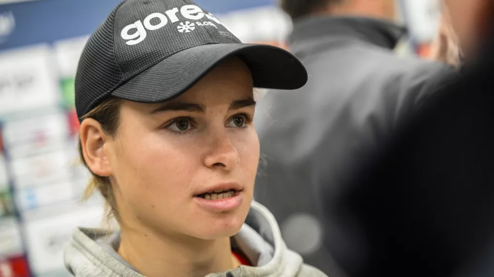 Nika Vodan11.11. 2024 Predstavitev mo&scaron;ke in ženske reprezentance v smučarskih skokih v pred začetkom nove sezone svetovnega pokalaFOTO: Nik Erik Neubauer