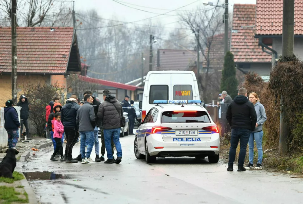 05.12.2025., Mursko Sredisce - Policijski ocevid u romskom naselju gdje je muskarac iz vatrenog oruzja pucao u dvije zene. Photo: Vjeran Zganec Rogulja/PIXSELL