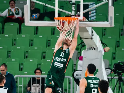 Jaka Blažič je na tekmi proti Iliriji presegel 5000 doseženih točk v dresu Olimpije, kar je v celotni zgodovini kluba uspelo le velikanom Ivu Daneuu, Vinku Jelovcu, Petru Vilfanu, Du&scaron;anu Hauptmanu in Slavku Kotniku. Foto: ABA