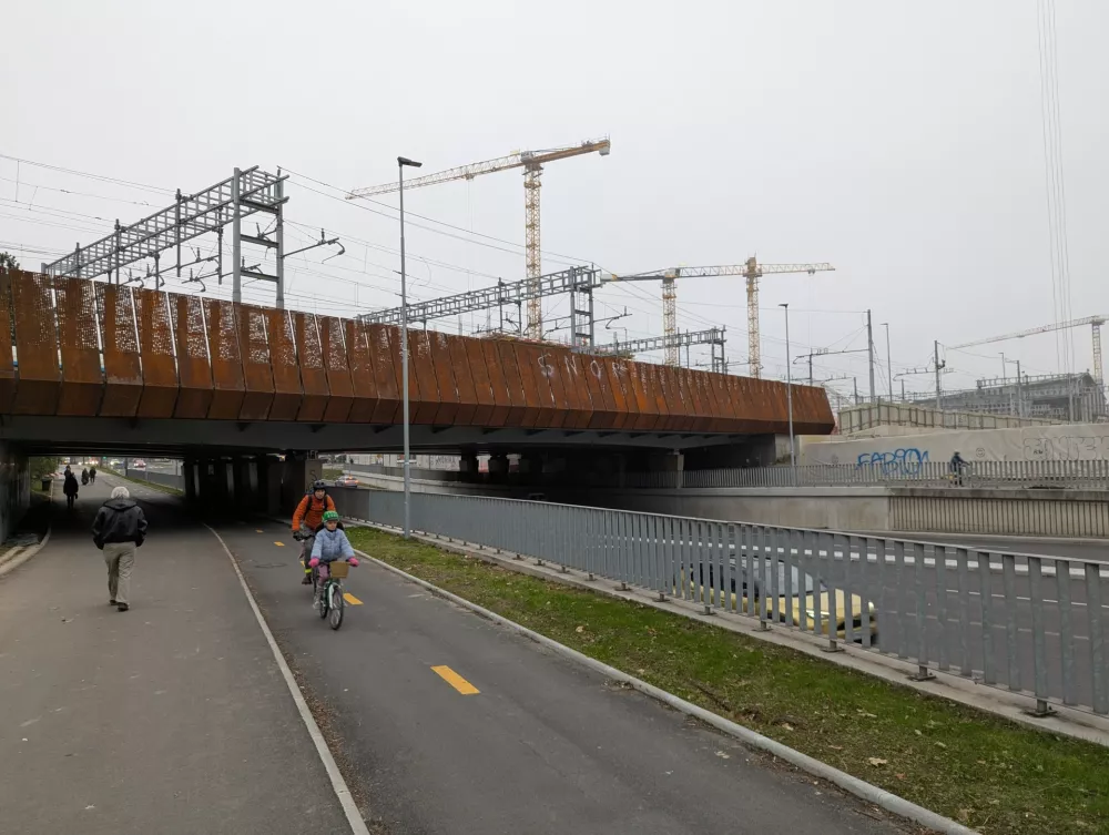 ... in &scaron;e pogled na južno stran.