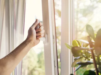 Dobro je poznati značilnosti oken, ki jih imate v stanovanju oziroma hi&scaron;i. / Foto: Istock