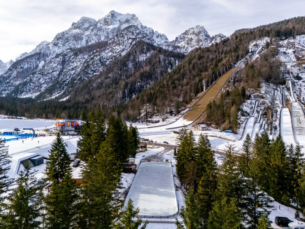 Odprtje drsali&scaron;ča v Planici / Foto: Nn