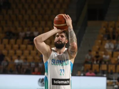 Žiga Dimec- 06.08.2022 &ndash; ko&scaron;arka &ndash; Slovenija: Črna gora, pripravljalna prijateljska tekma gora pred začetkom EP v Nemčiji. //FOTO: Luka Cjuha