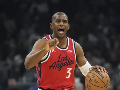 Los Angeles Clippers guard Chris Paul (3) in the first half of an NBA basketball game against the Cleveland Cavaliers Sunday, Nov. 23, 2025, in Cleveland. (AP Photo/Sue Ogrocki)