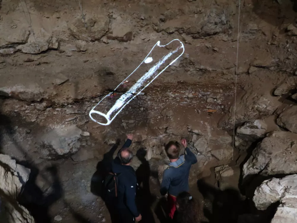 &Scaron;ebrelje, Arheolo&scaron;ki park Divje babe, najstarej&scaron;a pi&scaron;čal na svetu