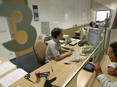 - Upravna enota Ljubljana -Tobačna ulica 5 - javna uprava//FOTO: Matej Pov&scaron;e