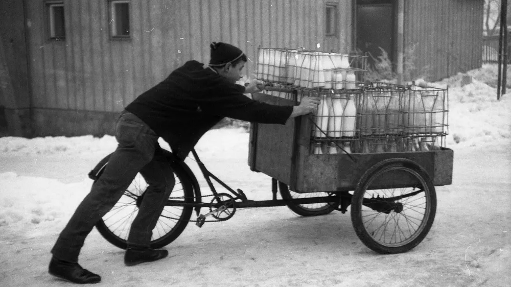 Silvestrovanje v času socializma: gostilne, televizija in pohorska omleta