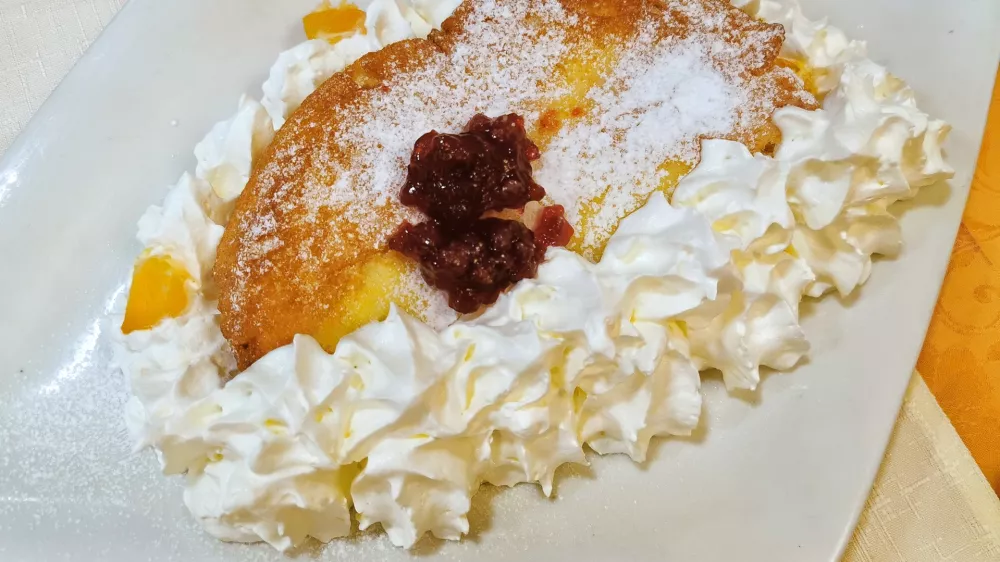 Pohorska omleta, Restavracija Smogavc / Foto: Miha First