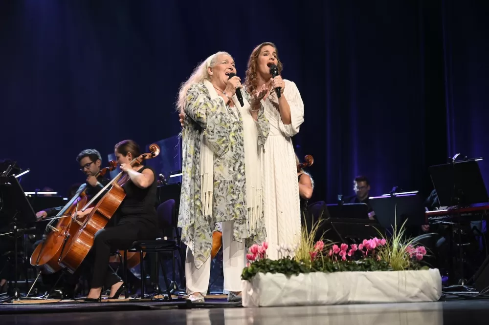 Elda Viler in Ana Dežman / Foto: Saso Radej