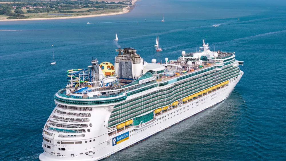 Križarka na poti. Slika je simbolična.