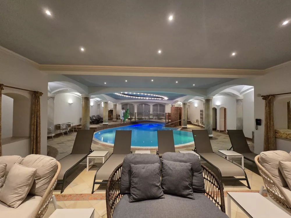 Večina hotelov, ki se nahaja ob smuči&scaron;ču imajo bogato velnes ponudbo. 