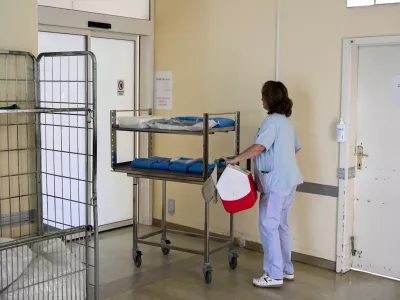 zdravstvo bolni&scaron;nica - simbolična fotografijamedicinske sestre medicinska sestrazdravje zdravstvena oskrba08.12. 2025 - Porodni&scaron;nica Kranj FOTO: Nik Erik Neubauer