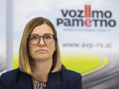 Ljubljana, izpitni center.Odprtje mednarodne strokovne konference o evropskih praksah in naprednih strategijah za zmanjsevanje voznje pod vplivom alkohola v organizaciji Evropskega sveta za varnost v prometu in Javne agencije RS za varnost prometa (AVP).V. d. direktorice AVP Simona Felser.