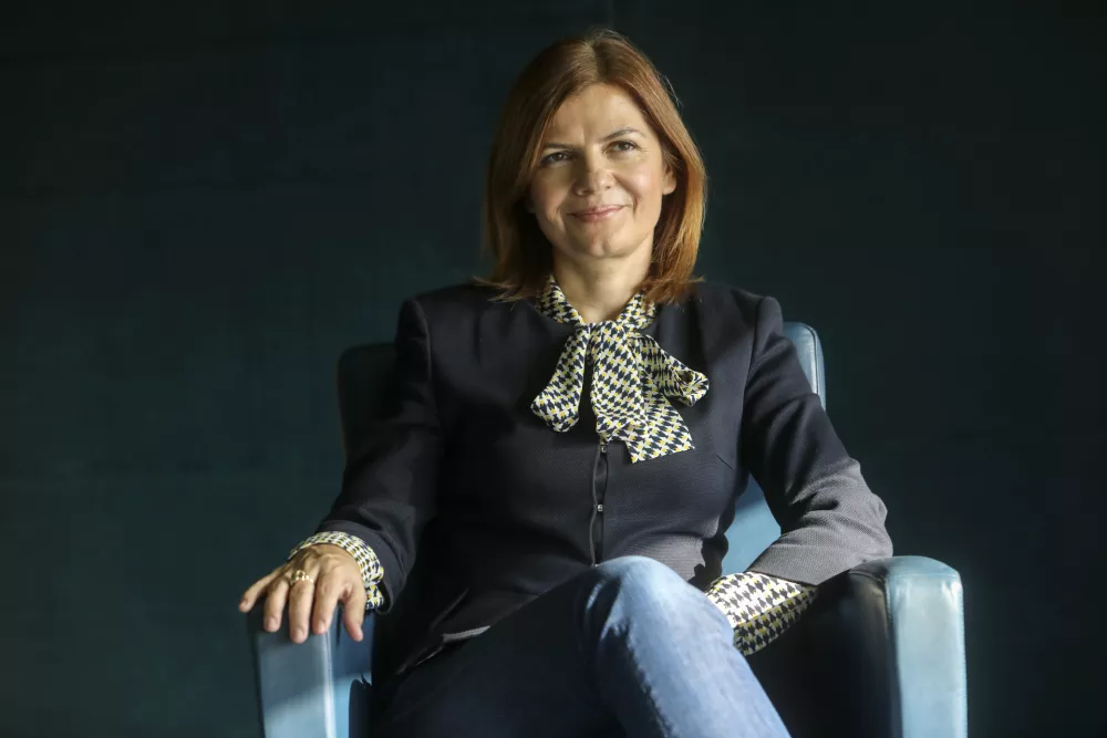 - 17.11.2020 &ndash; mag. Sonja &Scaron;muc, generalna direktorica GZS &ndash; Gospodarska zbornica Slovenije //FOTO: Jaka Gasar