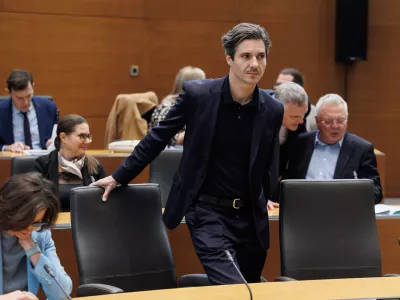 Obeta se nova fronta: po zimskem regresu na tapeti tudi minimalna plača