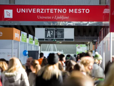 - simbolična fotografija - zaposlitev - kariera - izobraževanje - &scaron;tudij - &scaron;tudenti - dijaki - mladina - &scaron;olstvo - univerzitetno mesto - 28.01.2017 - Informativna prireditev Arena mladih ter sejem izobraževanja in poklicev Informativa - vseslovenski predinformativni dan za mlade in odrasle -/FOTO: Matjaž Ru&scaron;t
