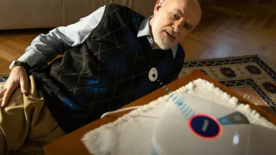 Gumb, ki re&scaron;uje življenje: brezplačna storitev za starej&scaron;e, ki deluje brez interneta ali pametnega telefona