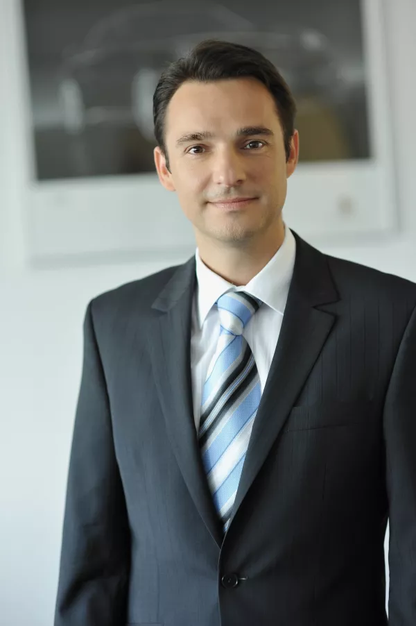 Že videne lekcije: najprej so bili japonci, potem korejci, zdaj so tu kitajci