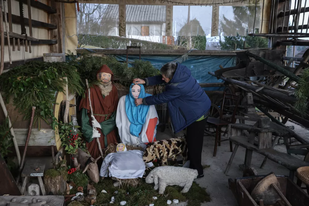 Krajani so jaslice postavili v vse skrite kotičke v vasi