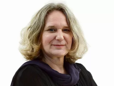 Mateja A Hrastar- Redakcija Dnevnik 2024 - portreti za komentarje in kolumne - kolumnisti - komentatorji &ndash; novinarji - portret //FOTO: Luka Cjuha / Foto: Luka Cjuha