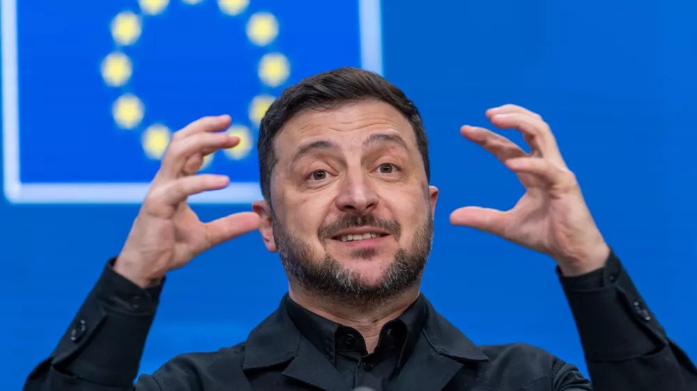 18 December 2025, Belgium, Brussels: Volodymyr Zelensky, President of Ukraine, speaks after the first working session at the EU summit. The main topic is the question of whether assets of the Russian central bank frozen in the EU can be used to support Ukraine in future. Photo: Michael Kappeler/dpa