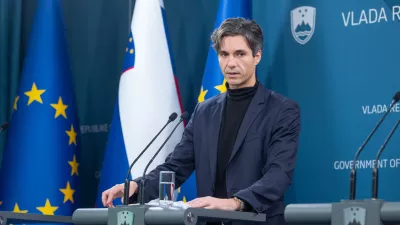 Mesec bo predlagal zvišanje na 1000 evrov