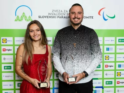 &Scaron;e tretjič je para&scaron;portnica leta postala atletinja Leja Glojnarič (trikrat bronasta na olimpijadi gluhih), tretjič je para&scaron;portnik leta postal tudi tenisač Marino Kegl (3. na odprtem prvenstvu Avstralije, 4. na olimpijadi gluhih). Foto: Vid Ponikvar