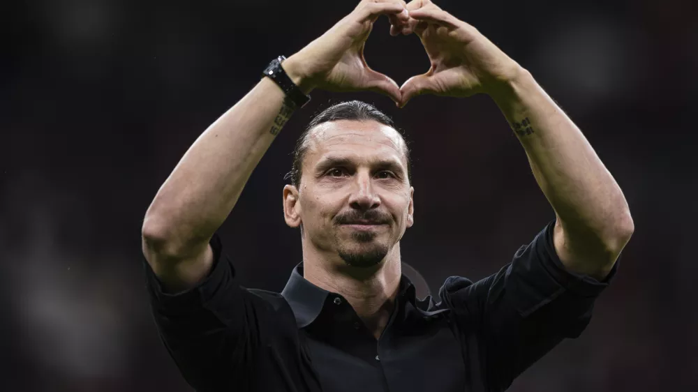 STADIO GIUSEPPE MEAZZA, MILAN, ITALY - 2023/06/04: Zlatan Ibrahimovic of AC Milan greets the fans during a farewell ceremony following the Serie A football match between AC Milan and Hellas Verona FC. Swedish football player Zlatan Ibrahimovic announced his retirement from football at the age of 41 following his team AC Milan's season finale 3-1 victory over Hellas Verona FC. (Photo by Nicol&ograve; Campo/LightRocket via Getty Images)