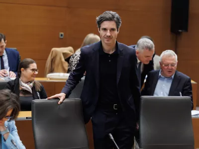 Ljubljana, DZ.Zacetek redne seje DZ s poslanskimi vprasanji premierju Robertu Golobu in ministrski ekipi.Minister za delo, druzino, socialne zadeve in enake moznosti Luka Mesec.