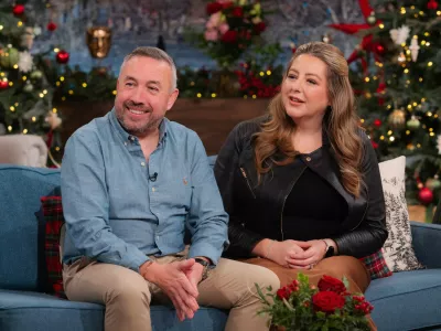 Richard Davies in Faye Davies-Stevenson med nedavnim pogovorom v televizijskem studiu. / Foto: Profimedia