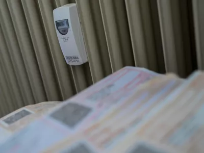 - radiatorji &ndash; merilec - daljinsko odčitavanje - delilnik stro&scaron;kov toplote - - 13.10.2023 &ndash; simbolična fotografija &ndash; kurilna sezona - ogrevanje &ndash; kurjava - //FOTO: Nik Erik Neubauer