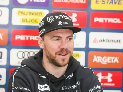 - Miha Hrobat, - 27.01.2025. - Novinarska konferenca smučarske reprezentance Slovenije v hitrih disciplinah.//FOTO: Bojan Velikonja