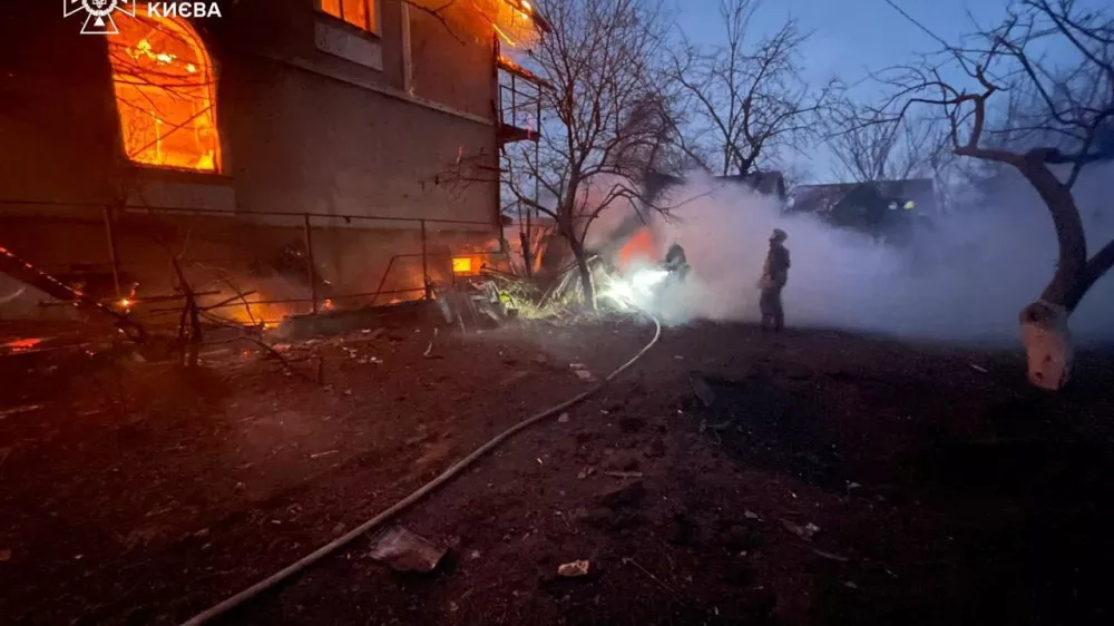 Firefighters work at the site of a residential building damaged during Russian missile and drone strikes, amid Russia's attack on Ukraine, in Kyiv, Ukraine December 27, 2025. Press service of the State Emergency Service of Ukraine/Handout via REUTERS ATTENTION EDITORS - THIS IMAGE HAS BEEN SUPPLIED BY A THIRD PARTY. DO NOT OBSCURE LOGO.