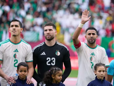 Ponos v dedkovih očeh ob tem, ko igra za Alžirijo, nima cene